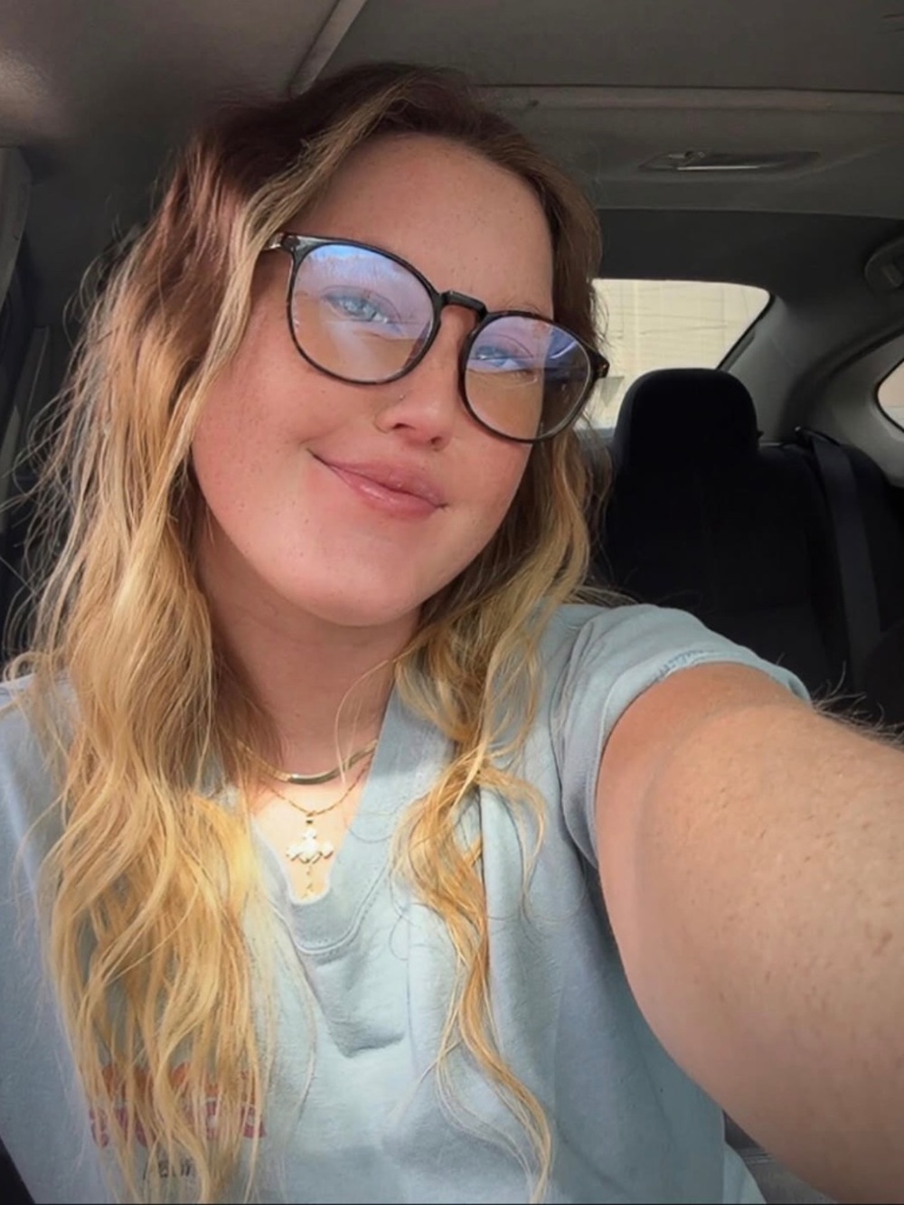 Meet your Posher, Lakin